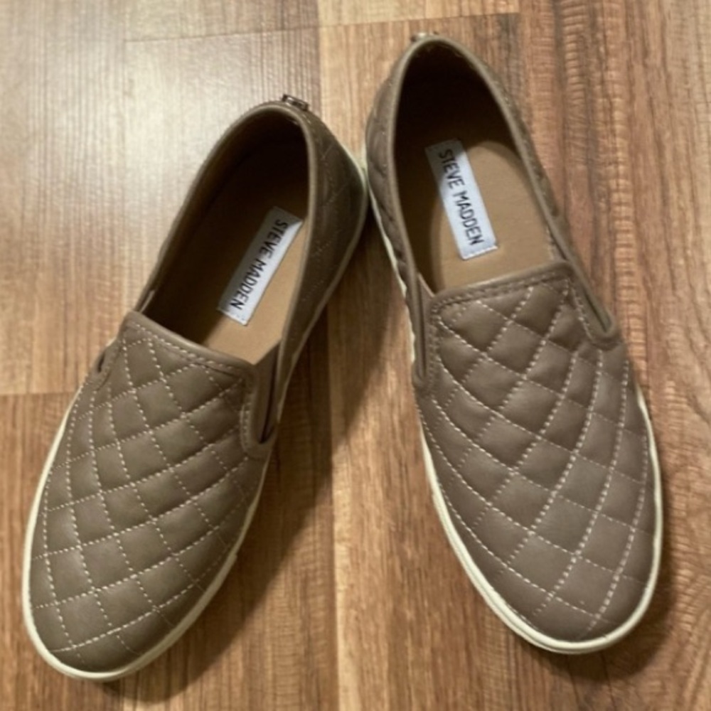 Steve Madden Quilted Comfort Slip On Taupe Tan Leather Sneakers Women Size 7.5